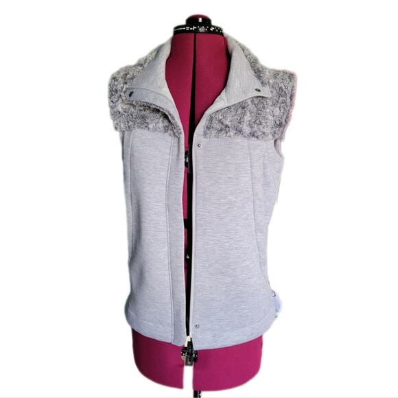 The North Face Woman's Grey Hybrination Thermal 3D Faux Fur Gorpcore Vest sz S - Picture 5 of 9